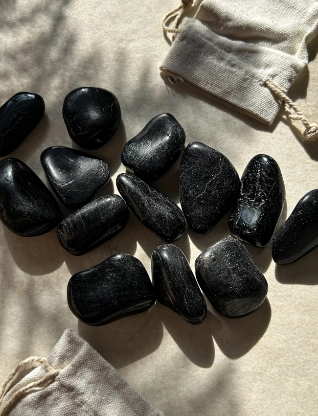 pietra burattata - Tormalina Nera
